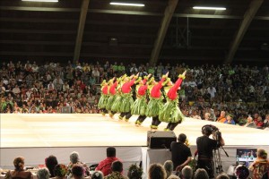 切れがあって迫力満点の踊りでした。